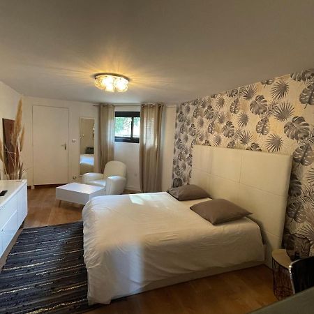 Ty Logis Bed & Breakfast Montrabe Ngoại thất bức ảnh